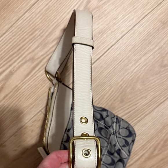 Coach Navy Signature Canvas Crossbody with Cream Trim - Picture 7 of 9